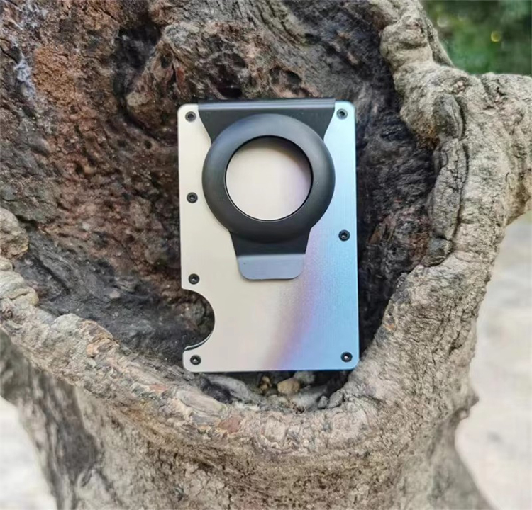 Metal RFID Wallet with AirTag Money Clip (3) Metal RFID Wallet with AirTag Money Clip (3)